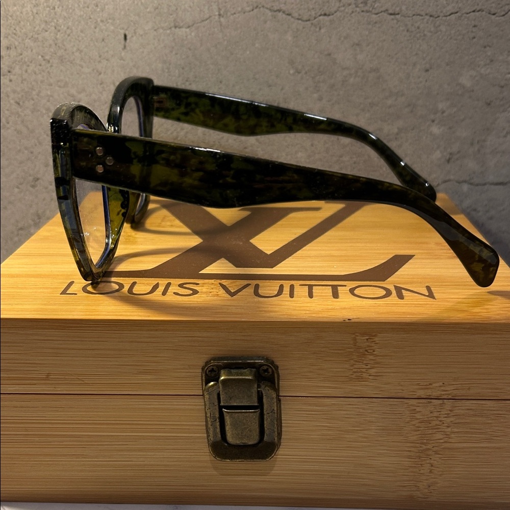 Green And Black Tortoise Cat-Eye Glasses - Picture 2 of 2
